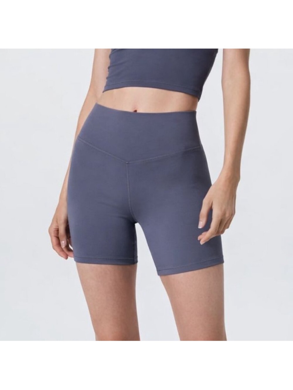 Vuori Alltheform short 6” gray